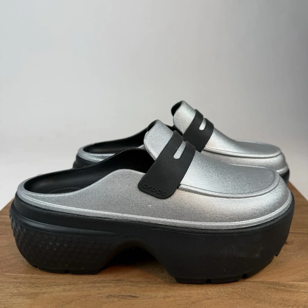 NWT New Crocs Stomp Metallic Silver Comfort Platform Penny Loafers Size 9‎ M